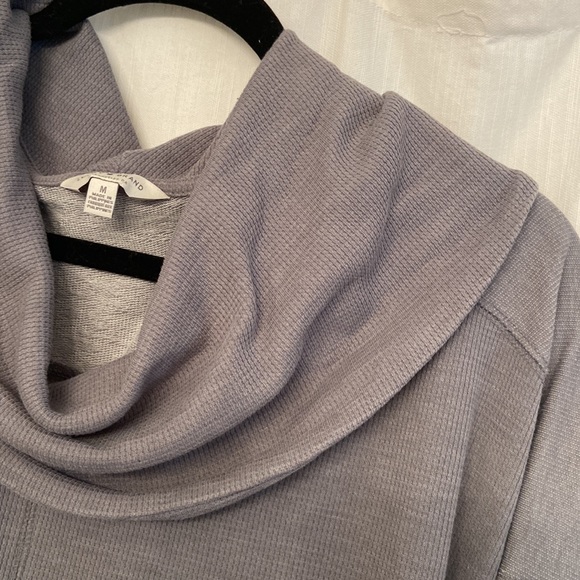 Lucky Brand gray high to low top, waffle fabric. Worn twice, good condition! - Picture 6 of 10